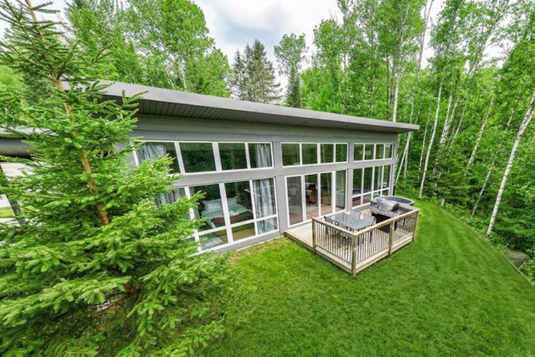 l’etoile-exterior-summer chalet rental Mont Tremblant