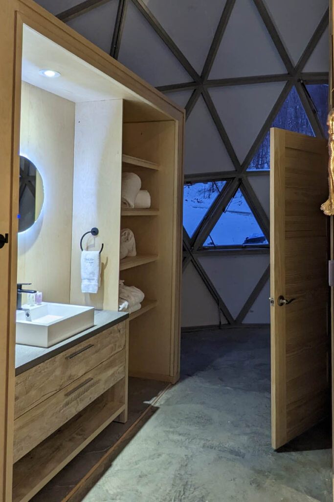 luxury glamping dome Trembalnt