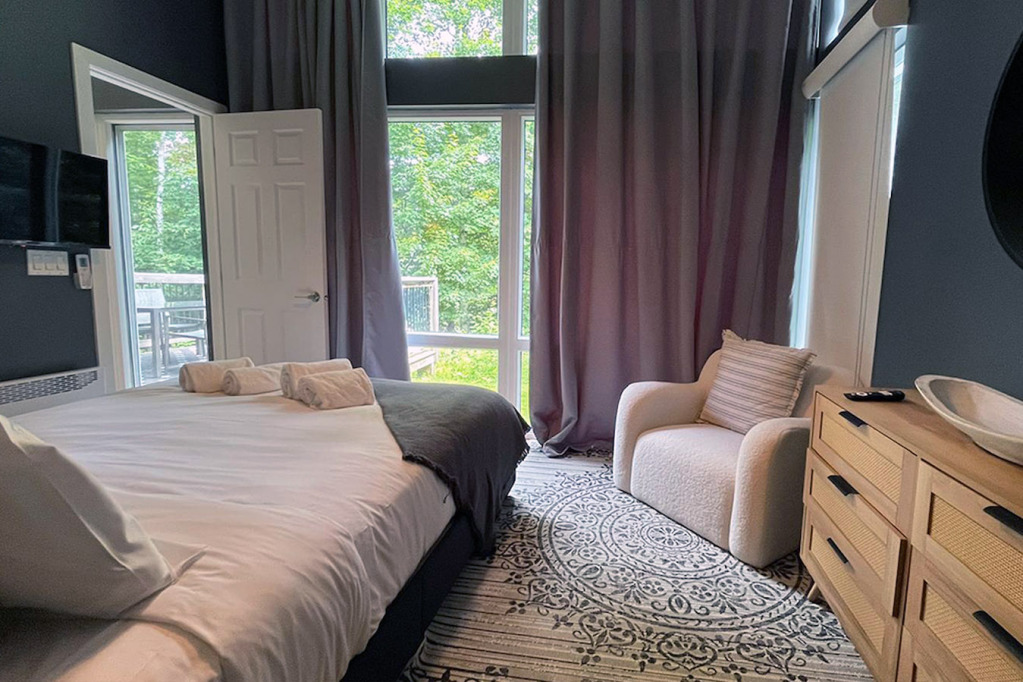 Letoile chalet rental -bedroom